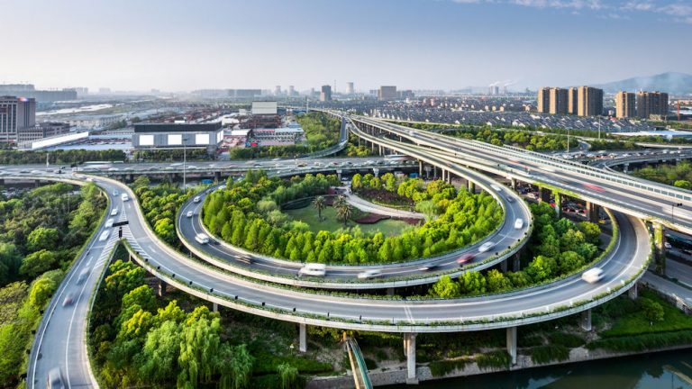 traffic on elevated expressway - Dynamic